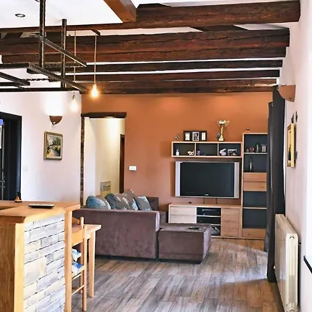 Apartment Elvira *